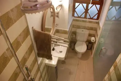 ホテル Koala タリファ